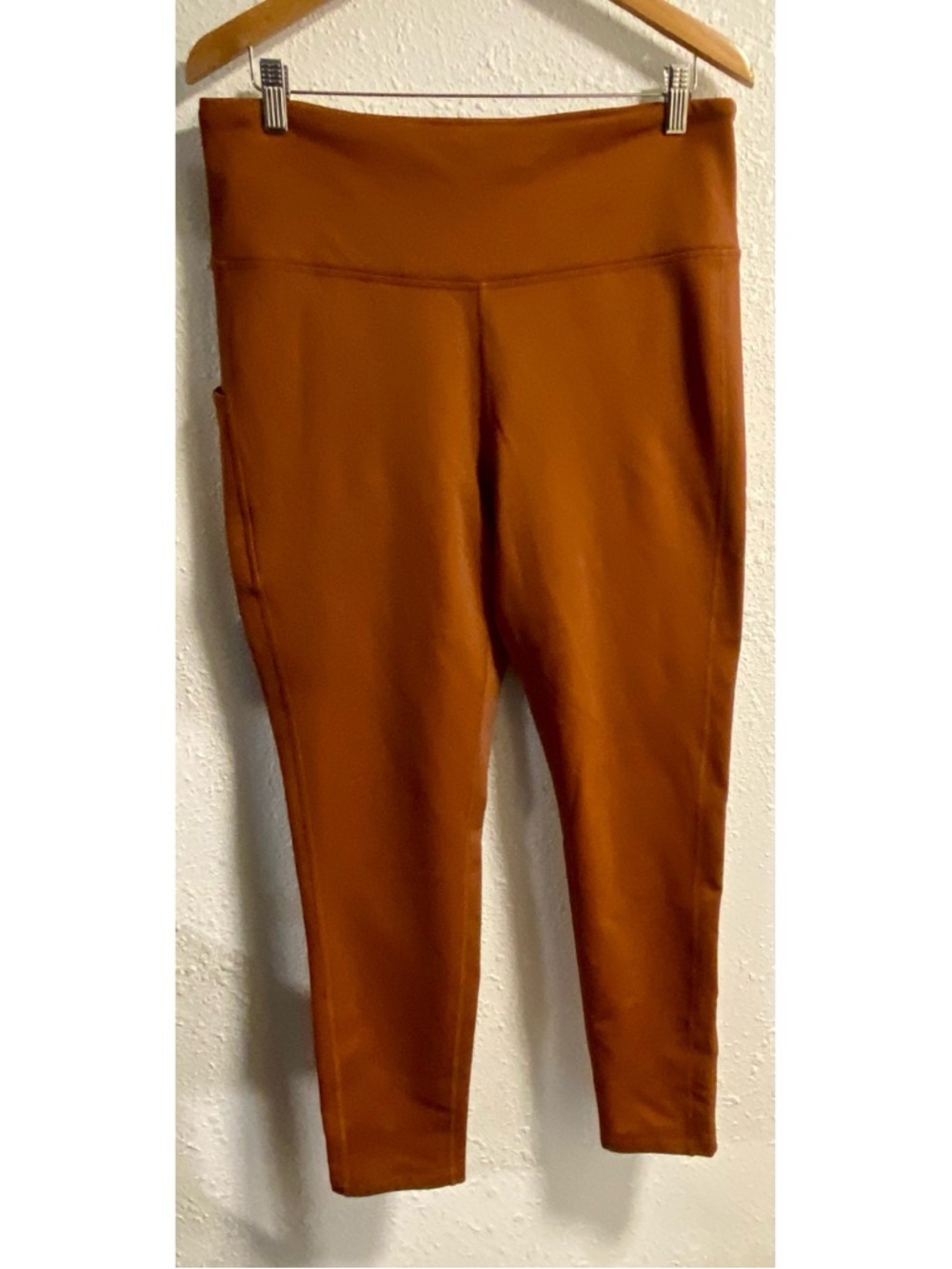 Stoic High-Rise fleece lined Leggings and it’s side pocket